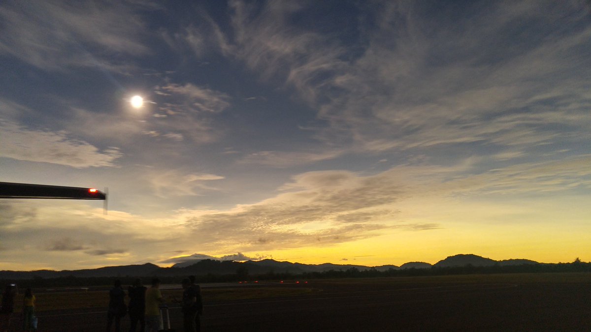 solar eclips at Tj Pandan airport