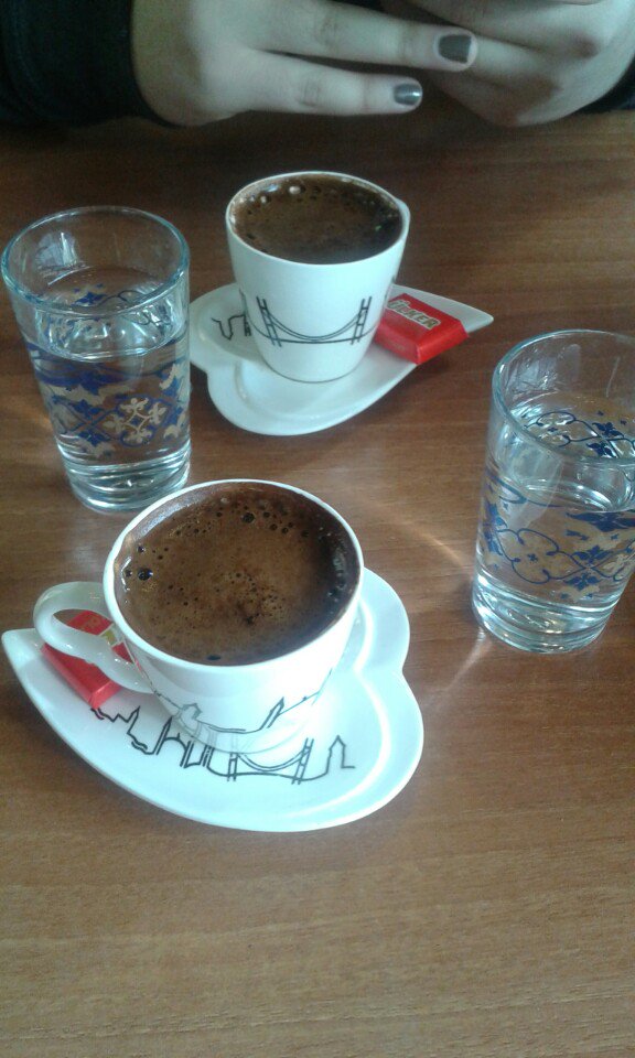 evremetria's tweet photo. Kahve keyfisi :) kübra falıma bakacak tabikisin (@ Revzen Cafe Food &amp; Restaurant) https://t.co/fHHRCjOiC9 https://t.co/zKXNmy6TLm
