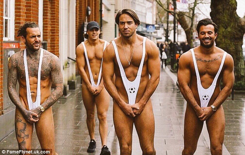 lucyjon13's tweet photo. @JamesLock__ has defo wore one before he looks so confident in his 👌🏻😍 #swag #hot @JamesLock__ @P_Wicks01 https://t.co/FyFEuTiSfp