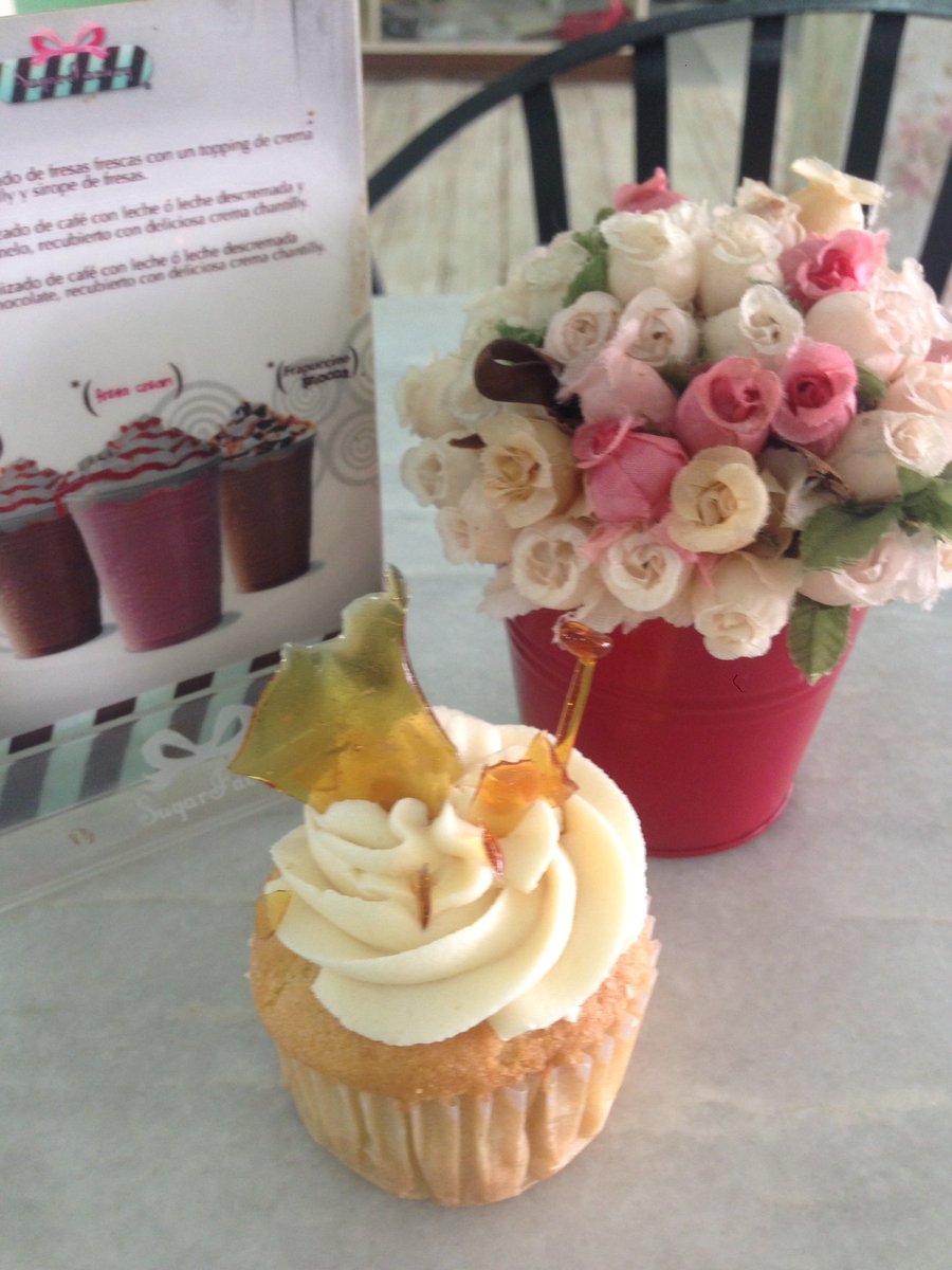 Especial del mes Caramelo cupcake <a href="/SugarFactoryCA/">Sugar Factory C.A</a>