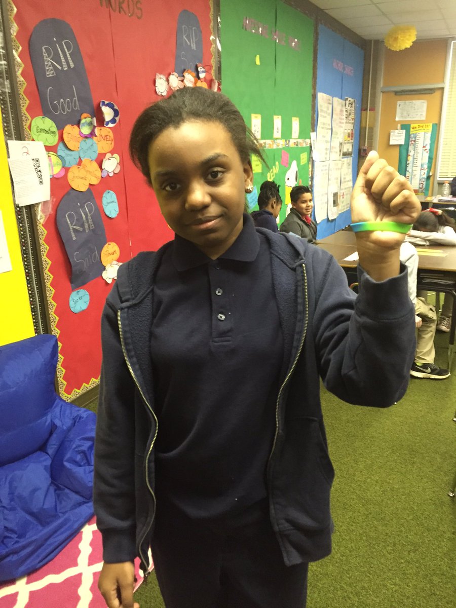 knollwoodelem's tweet photo. Congrats to our new #iRead40 readers today!! https://t.co/ziPZujLhHG