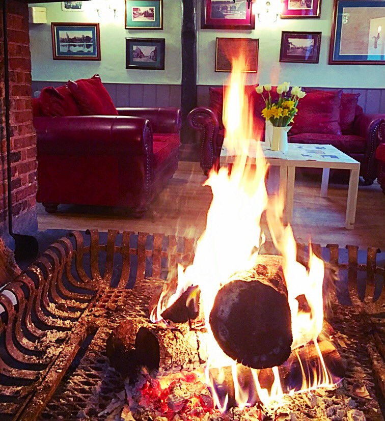 the_oddfellows's tweet photo. Come &amp; warm yourself by the fire and enjoy a glass of wine from our new wine menu or a delicious local ale #publife https://t.co/bHTUcyl1yA
