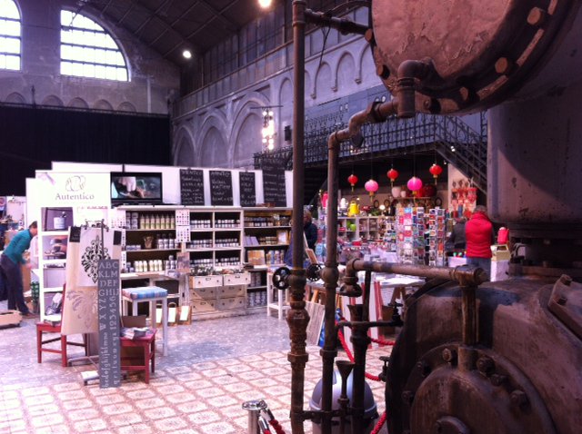 laBrugeoise's tweet image. Op 19 en 20 maart iedereen welkom in @laBrugeoise voor #Devitrine #popup #Brugge