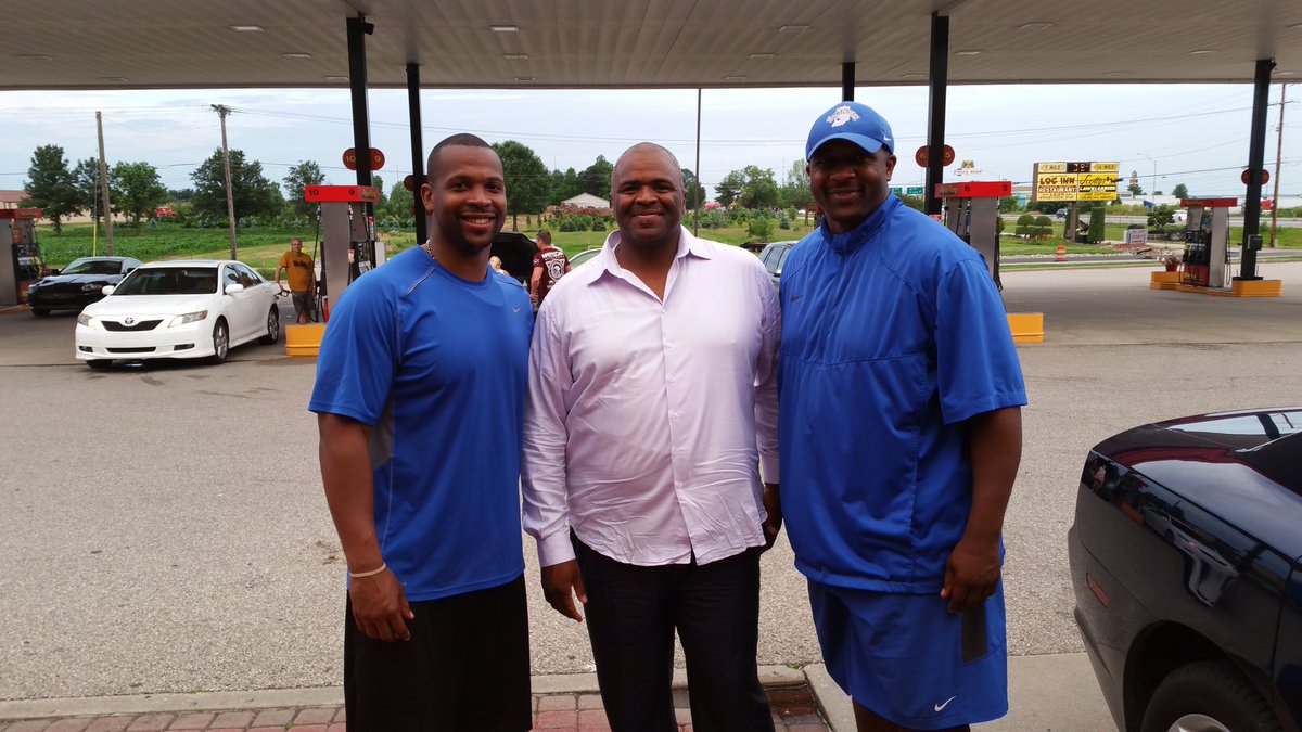 CoachJ_Everett's tweet photo. Myself, and two of ISU's All-Time Greats - Quinton Mikall and Shannon Jackson!
#SycFamily #TBT https://t.co/XWrlp3xZhH