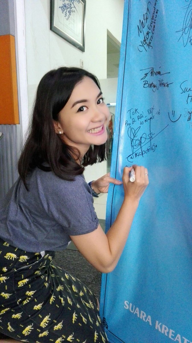 Thanks Kakak Cantik <a href="/ikaputriaja/">IkaPutri.W</a> <a href="/IkaPutriLand/">IKA PUTRI MANAGEMENT</a> Dah Main Kestudio | Jangan Lupa Request Lagu Terbaru Benci Kamu