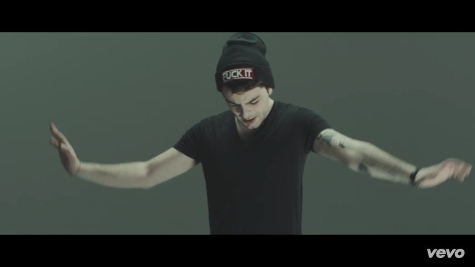 giuliettalessi's tweet photo. #ZeroGravityVideo
Il video è tanto bello quanto la canzone: li adoro😍
Non vedo l'ora che esca #ZeroGravity ❤ https://t.co/UmHsTa1y05
