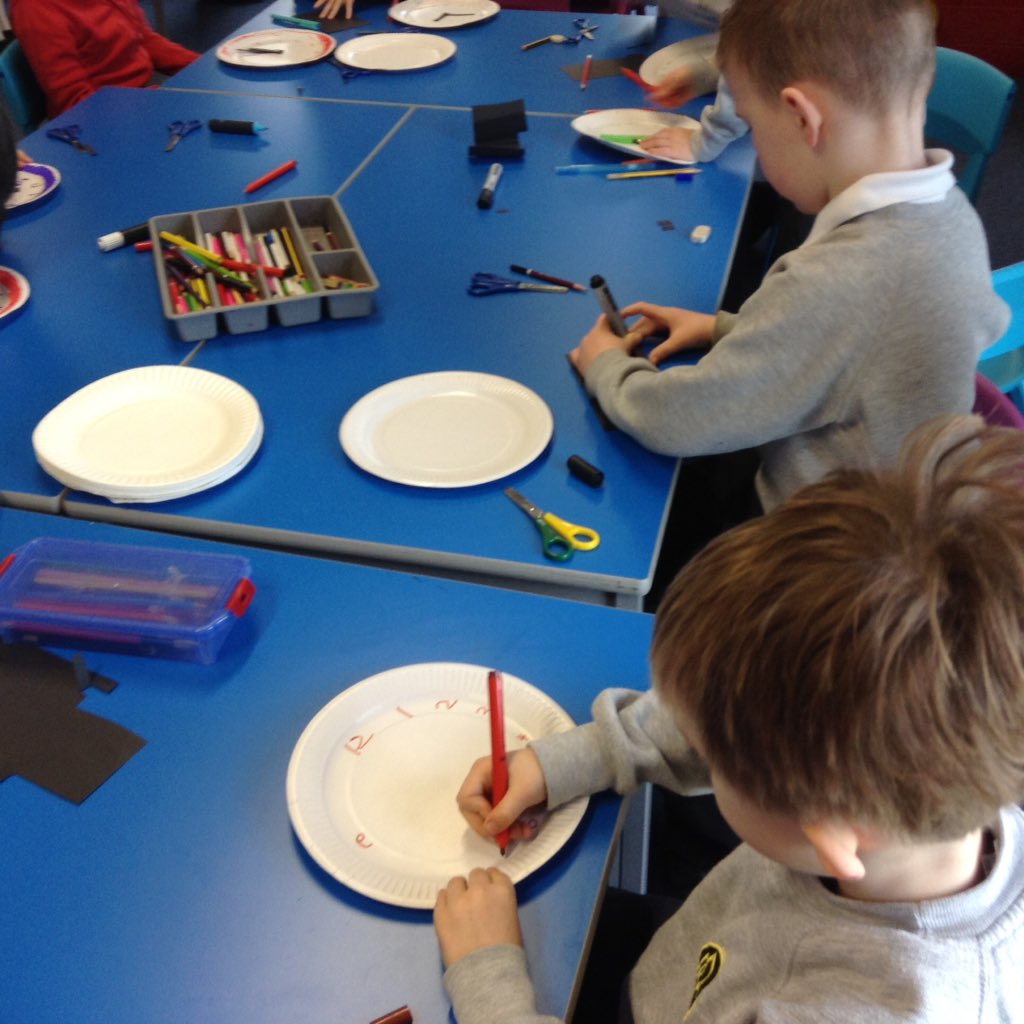 MissSandeman's tweet image. Making clock faces with Primary 2 #numeracyacrosslearning