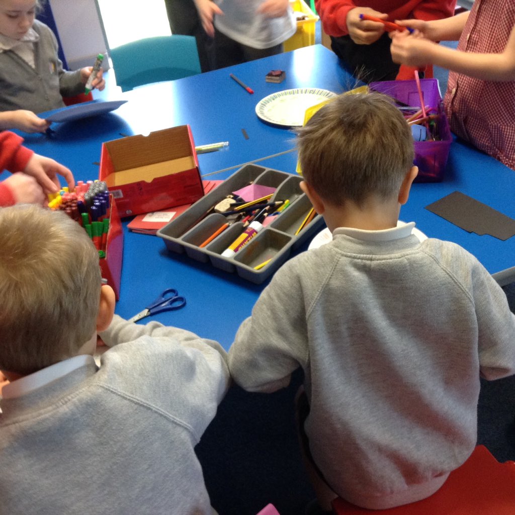 MissSandeman's tweet image. Making clock faces with Primary 2 #numeracyacrosslearning