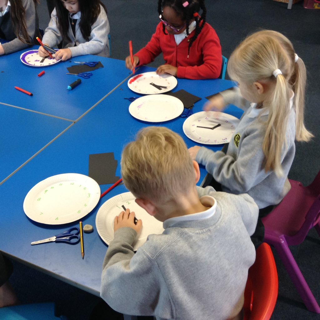 MissSandeman's tweet image. Making clock faces with Primary 2 #numeracyacrosslearning