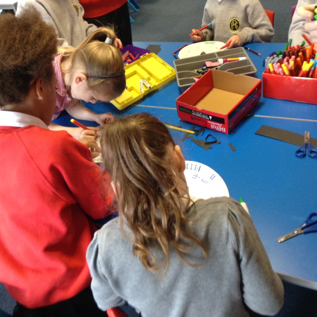 MissSandeman's tweet image. Making clock faces with Primary 2 #numeracyacrosslearning