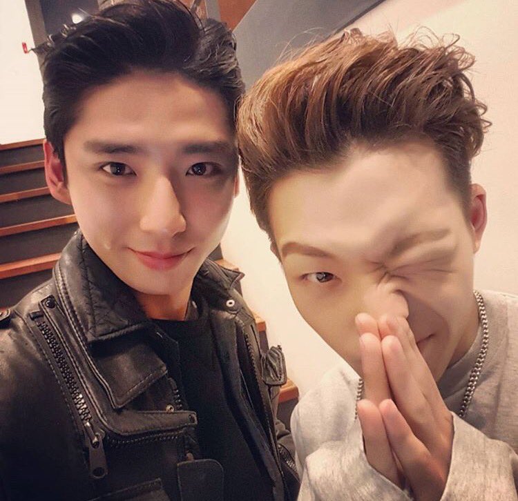 loveBi_com's tweet photo. 진지한 with 지수님 무슨 촬영이야아아아😨💘💘💘 #비아이 #바비 #진환 #iKON (cr. e.jae.h's Instagram) https://t.co/dm61aRCl8N