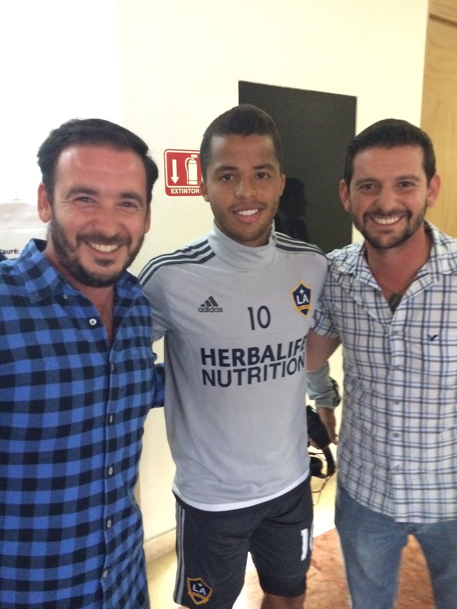 pablo_sanlug's tweet photo. @OficialGio con gio en torreon!! Y mi hermano @pedro_sl82 https://t.co/9KM3B4PZNm