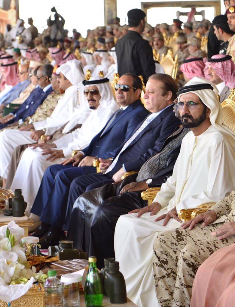 HHShkMohd's tweet photo. خلال حضوري بكل فخر مناورات رعد الشمال بمشاركة جيوش الدول الاسلامية مع خادم الحرمين وقادة الدول العربية والاسلامية https://t.co/mETiODgiq4