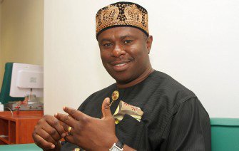 Asanwoblog's tweet photo. Buhari Appoints Rivers APC Governorship Candidate Dakuku Peterside as NIMASA Boss https://t.co/JOpCXaDWcK https://t.co/9WWKLtiJAu