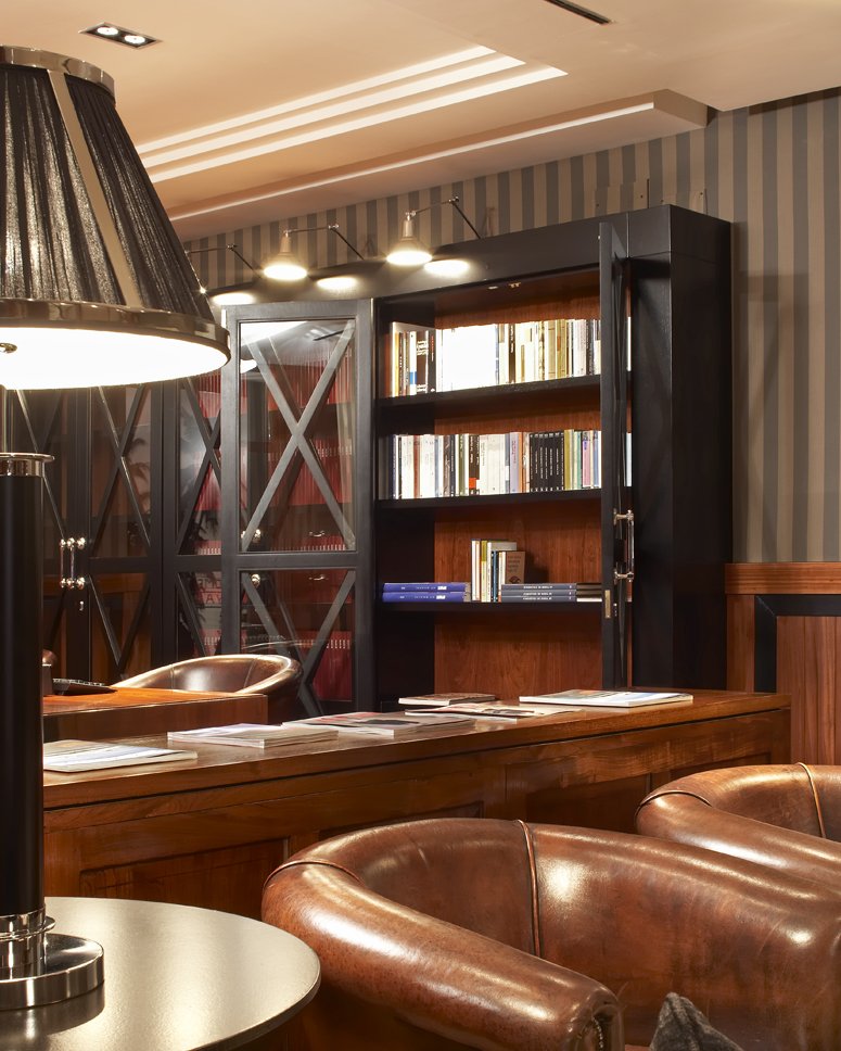 nnhotels's tweet photo. #Didyouknow @Hotel1898 is full of history? #KnowMoreAbout the literary and artistic legacy of #H1898 https://t.co/mL9ILnVNdJ