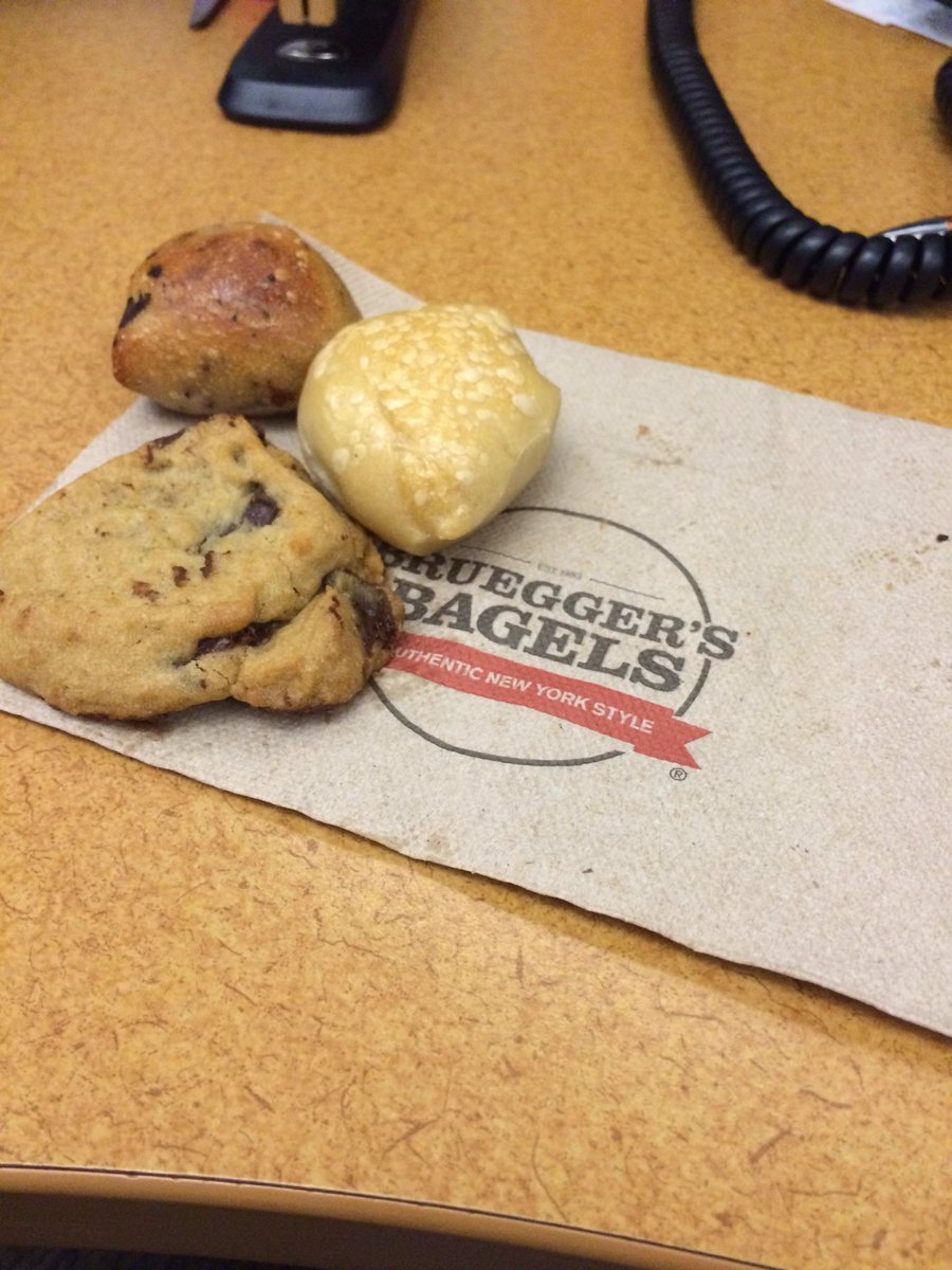MKE_Allison's tweet photo. Thanks, @Brueggers for the Thursday morning pick me up! #bagels #mke https://t.co/jzmtpO0TOS