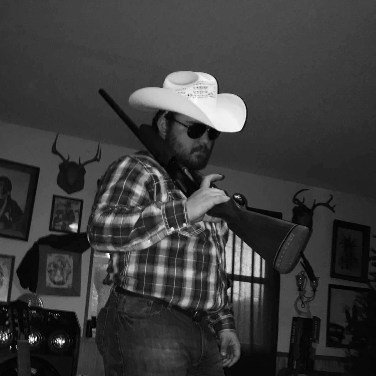 dowda76's tweet photo. "A country boy can survive" #STO #southernbychoice #outlawbynature https://t.co/wYOYcpWtDw