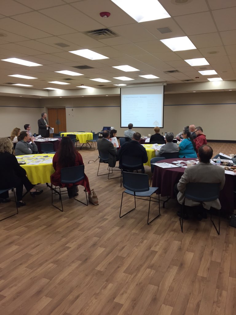 CRTChuck's tweet photo. The #ChiefTrafficEngneer #AngeloLombardo presents #ParkingStudy results to @DowntownNorman for @cityofnormanok https://t.co/1t5s52qRwI