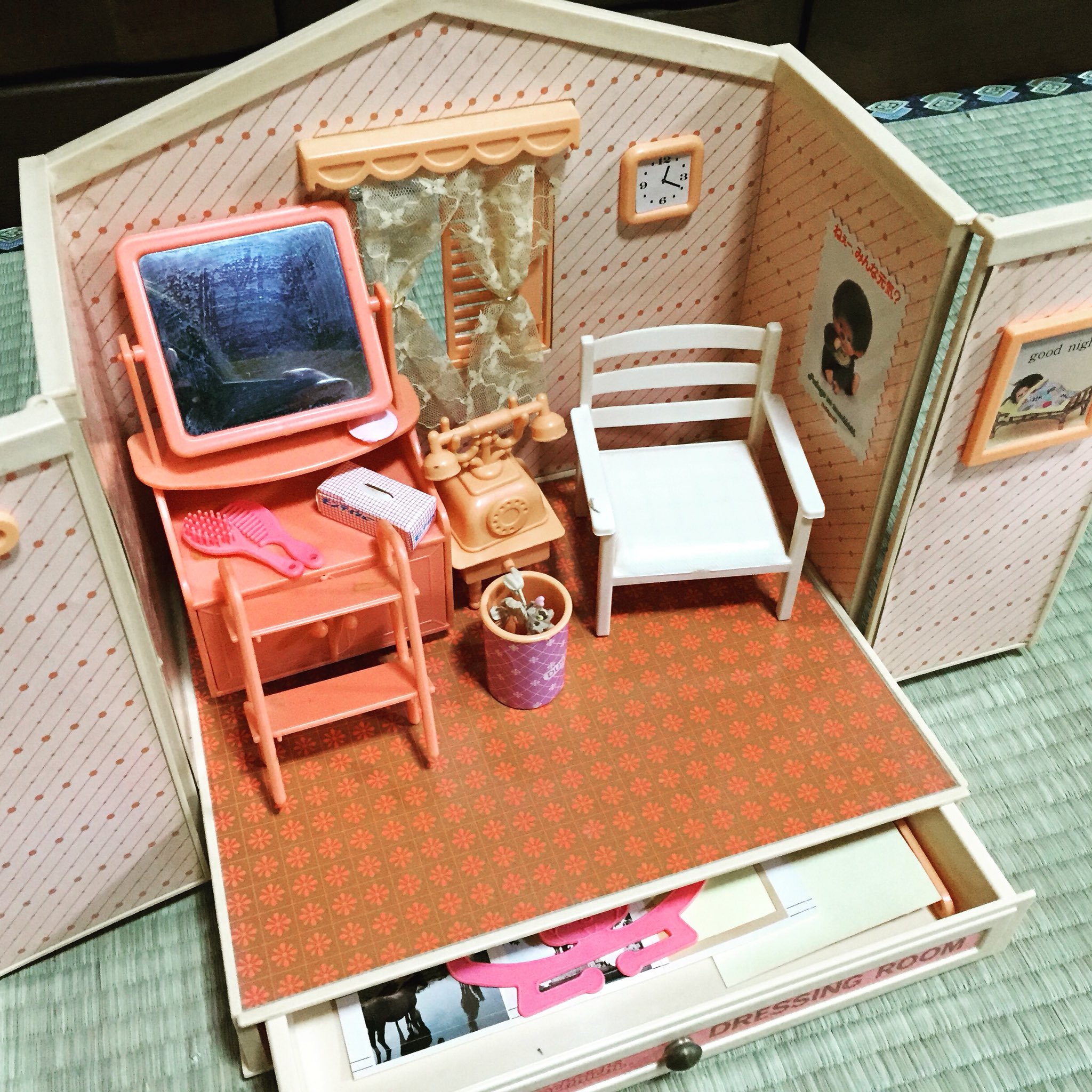 ふた子のモンチッチ 3つのお部屋 リビングルーム ベッドルーム 2