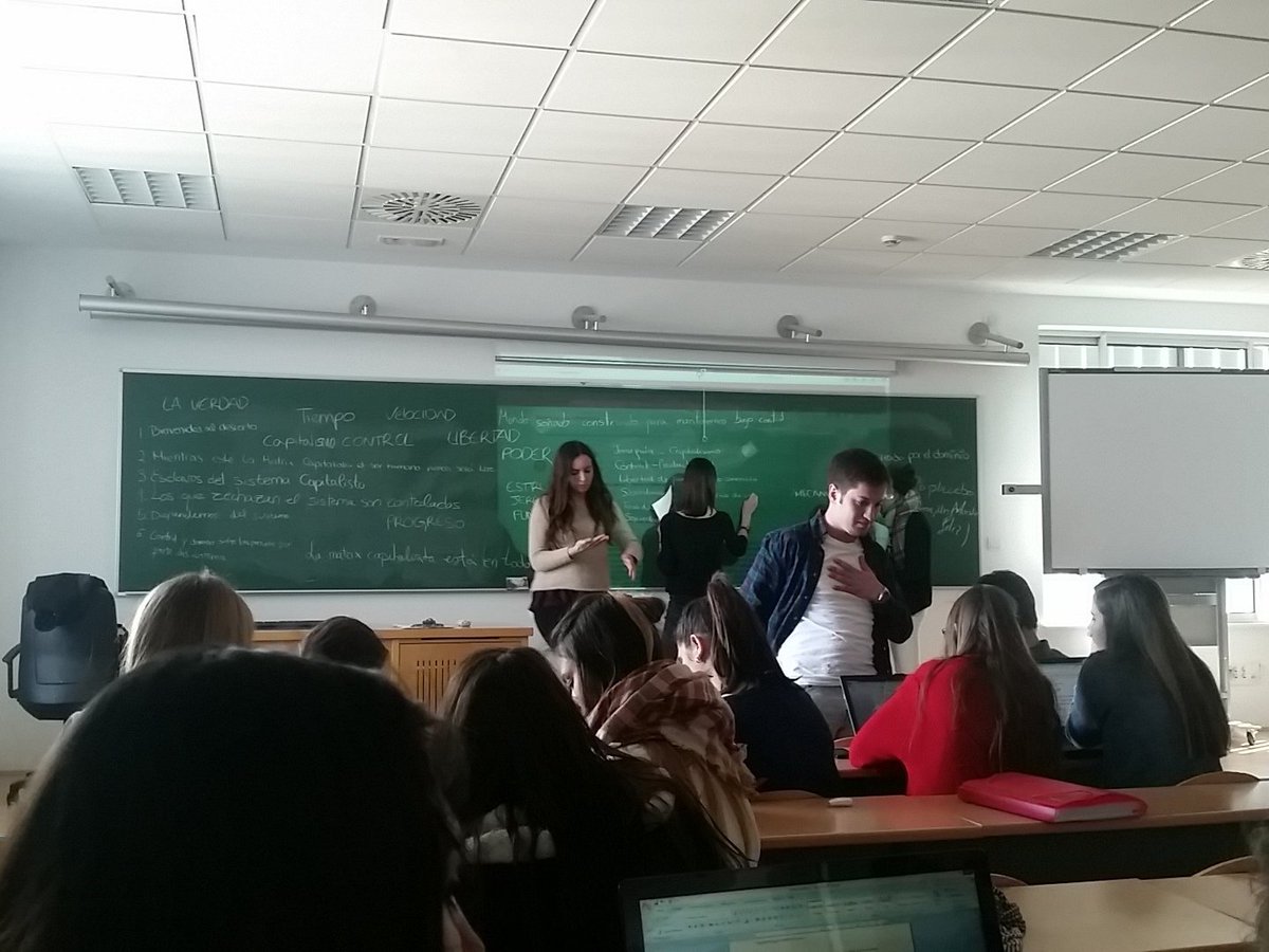 Irenero94's tweet photo. Puesta en común #MatrixCapitalista #oce @LolaDaz @juanjomasi @rvillegasg22 @marinappz @NuriaNaranjo @pelaez14_betico https://t.co/DntbvBjVlQ