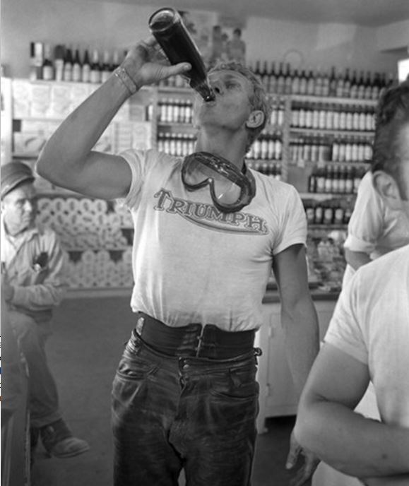 CdMfvTcWAAAB3v9.jpg:large