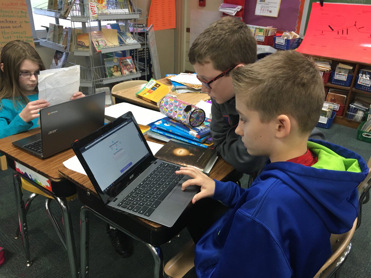 mrs_lindner's tweet photo. Creating their own kahoot game for peers to play to review the novel we are reading! #kahoot #techmakeslearningfun https://t.co/QZXFWF0O4S