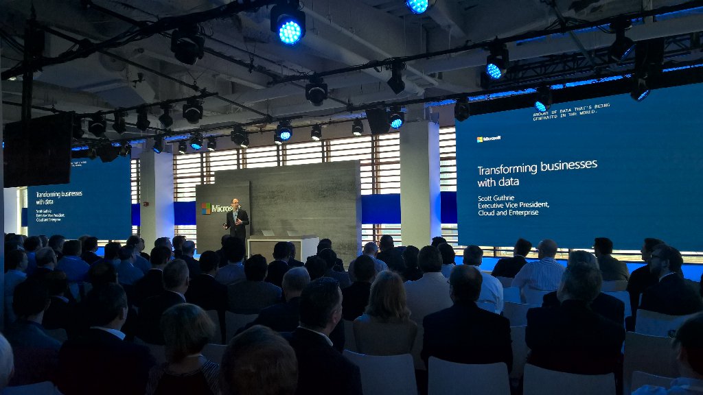 mark_AzureCAT's tweet image. #datadriven #sqlserver @scottgu wears blue shirt and jacket for #sqllaunch