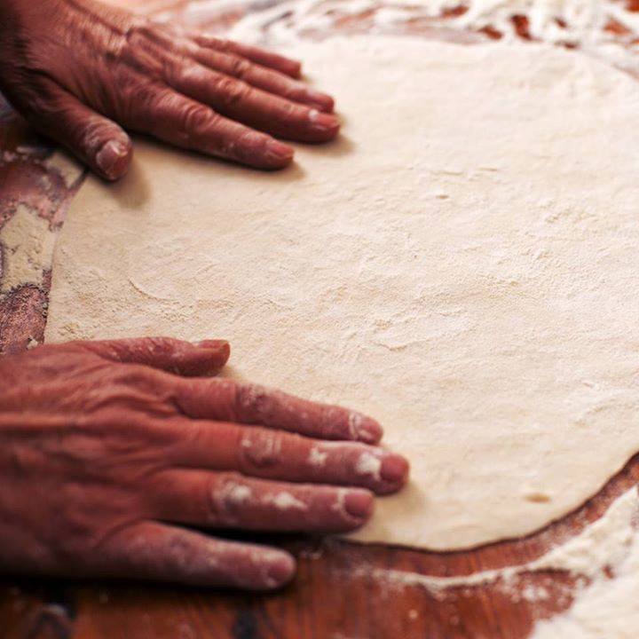 Pizzabo_it's tweet photo. «Fatte 'na pizza... lievete 'o sfizio» (Pino Daniele) 🍕😋📲 #pizzabo https://t.co/YN3tzSseqo