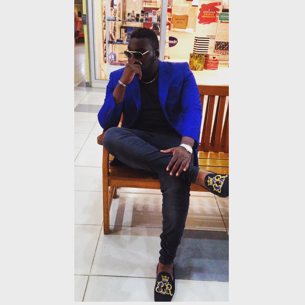 JonathanPuma3's tweet photo. i count my blessings, not my problems.. https://t.co/2tIEGVkPFE