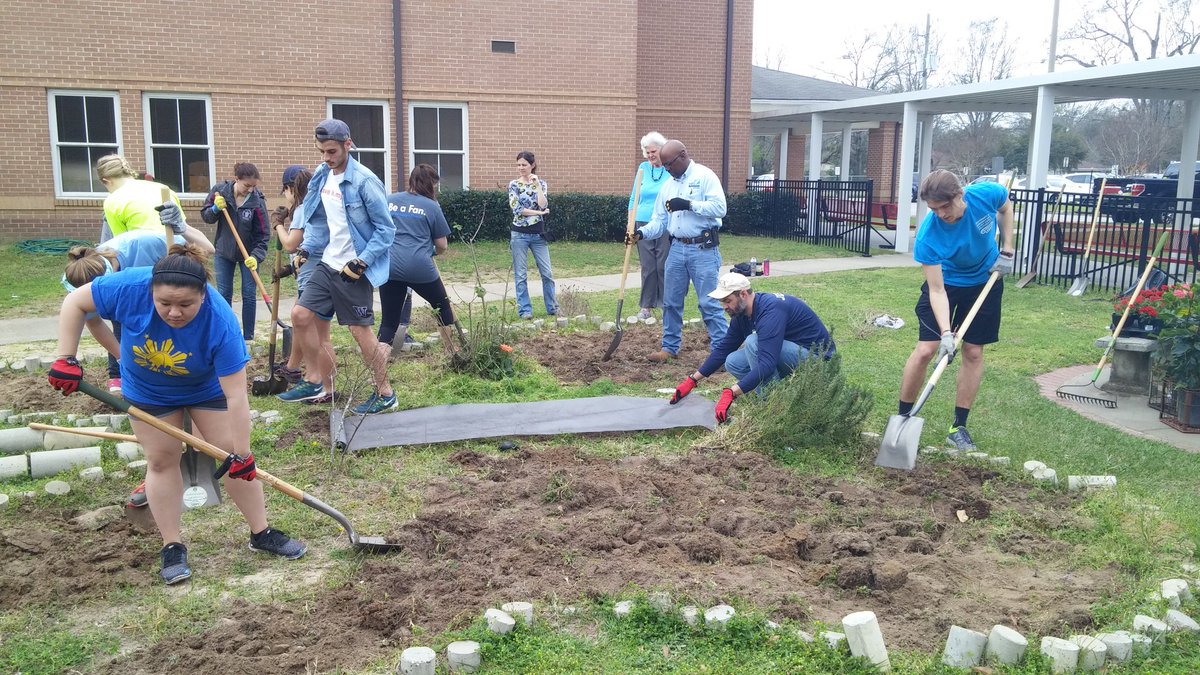 Spring Breakers help ASL complete Butterfly Garden at Council Traditional School. #AServantsLove #Garden #L'ARCHE
