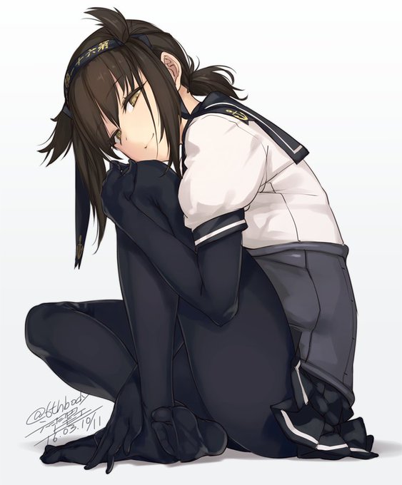 初月
ワンドロだったけど気になる部分直してたら大遅刻なのでタグ無しで 