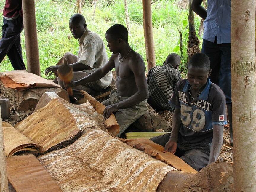 AfricaFashGuide's tweet photo. Learn about African #barkcloth w/ #FABworkshop teacher @josehendo
Early booking fee now: https://t.co/tD8QRKvdYv https://t.co/HZmXGFaOJm