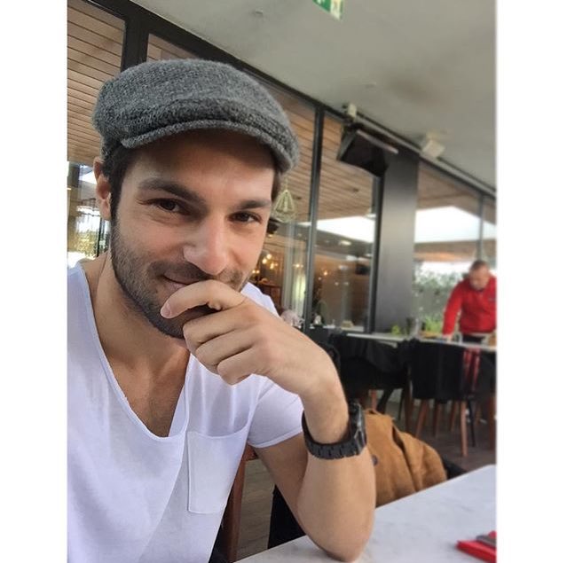 Ve 5 hafta sonra gelen Serkan Çayoğlu fotosu. Oyunculuğunu baya bi özledik. #hayatımınaşkı dizisi başlasın artık pls