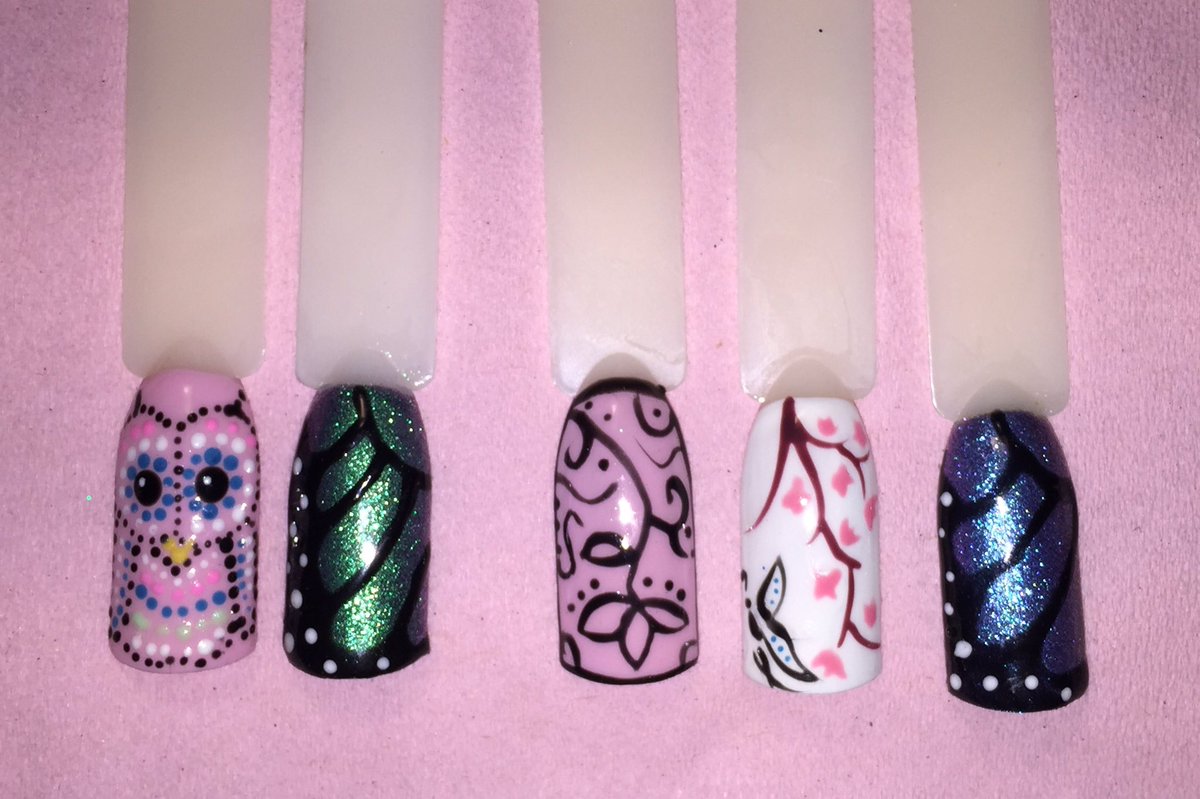NailsBySusanx's tweet photo. Having a Wee play between clients @Gelish @NailHarmonyUk #showscratch #nails #gelnailart #gelish https://t.co/bQxOp2GCIq