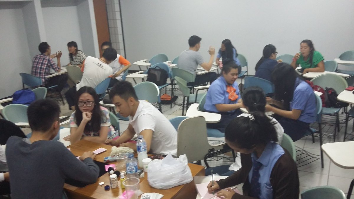 UKMPASUTRI's tweet photo. Latihan rutin Pasukan Sulap Trisakti 8 Maret 2016 https://t.co/BYggJxWYP9