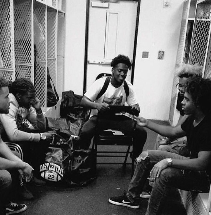 ayye_mario1's tweet photo. my boy finally turned 18 today I miss &amp; love you like crazy grizzly you're still a trooper in my eyes #resteasyjerry https://t.co/bHKmQM0zJP