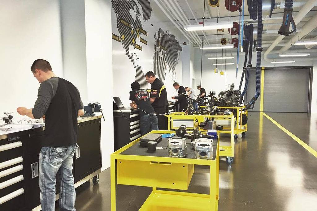 BRPcare's tweet photo. Learning is the key! #serviceschool #seadoo https://t.co/lbjtCgkSN1 https://t.co/PLYim1ga6W