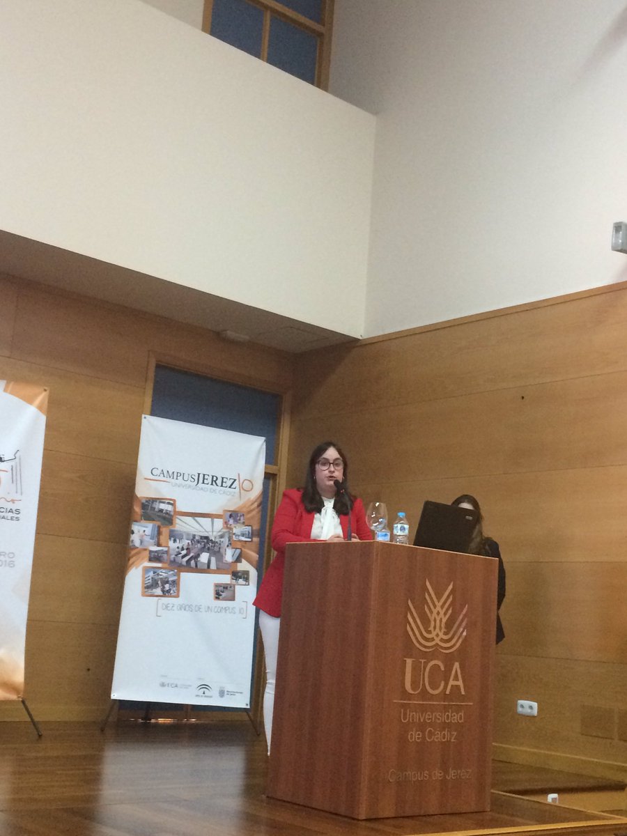 Nuestros compañeros de la Universidad de Valencia, presentando su Facultad y su manera de trabajar. #AEALCEECádiz