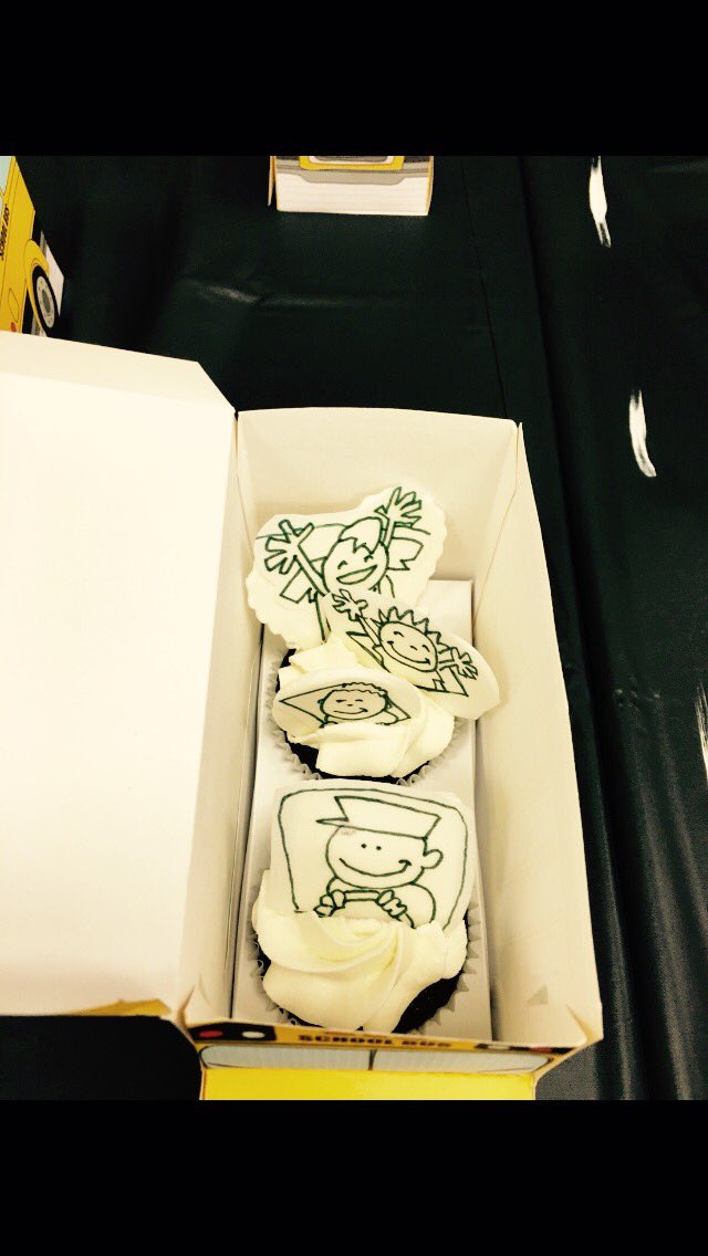 CroneSchool's tweet photo. Crone celebrating 204 bus drivers. Thank you! #iplearns https://t.co/ph0o4yU7t1