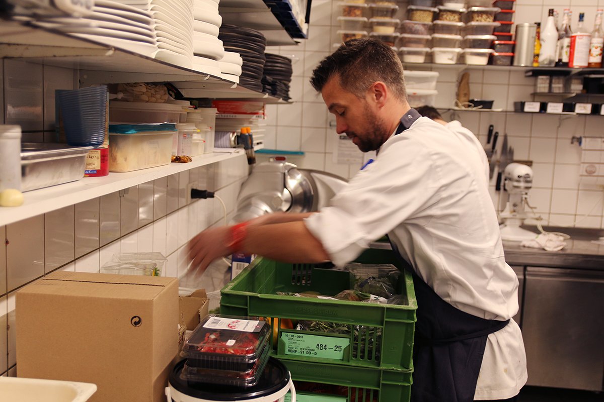 En ook <a href="/ChevalBlancNL/">Cheval Blanc</a> kan met de mise-en-place aan de slag voor #24hPressroom @dance4lifeNL #stop8