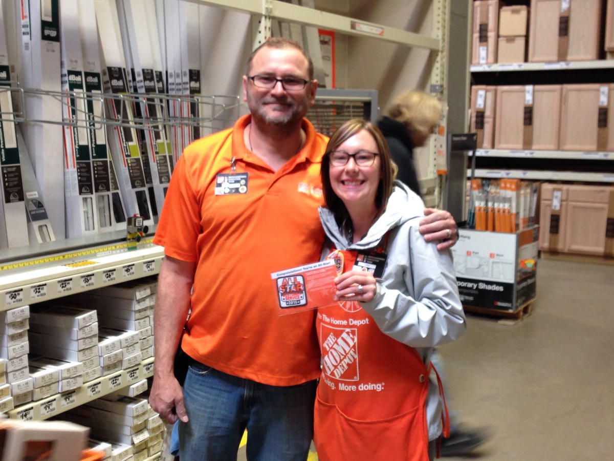 OfZelda's tweet photo. Donald receives an All Star award!  @lanawarriner @deborah_rambo https://t.co/zQ9BD9cVz3