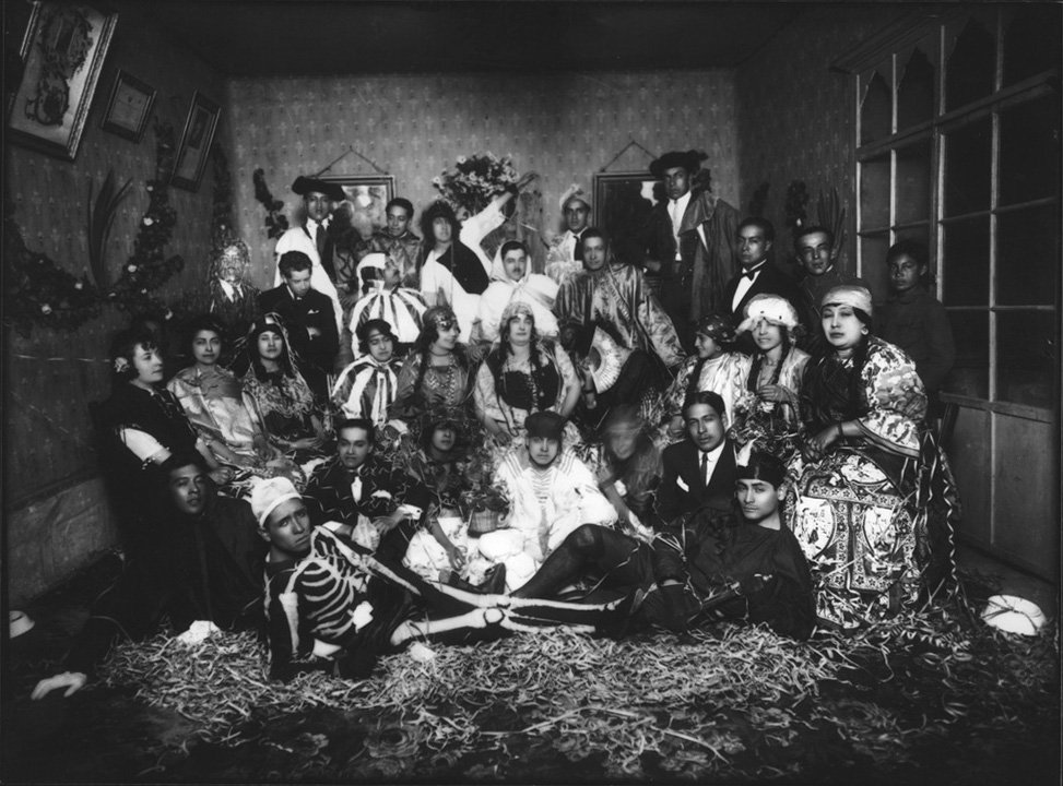 ArtinAmerica's tweet photo. Peruvian photog Martín Chambi captured a complex colonial society meeting the 20th century: https://t.co/ucSdkqG45N https://t.co/sE3mCzc6Mn