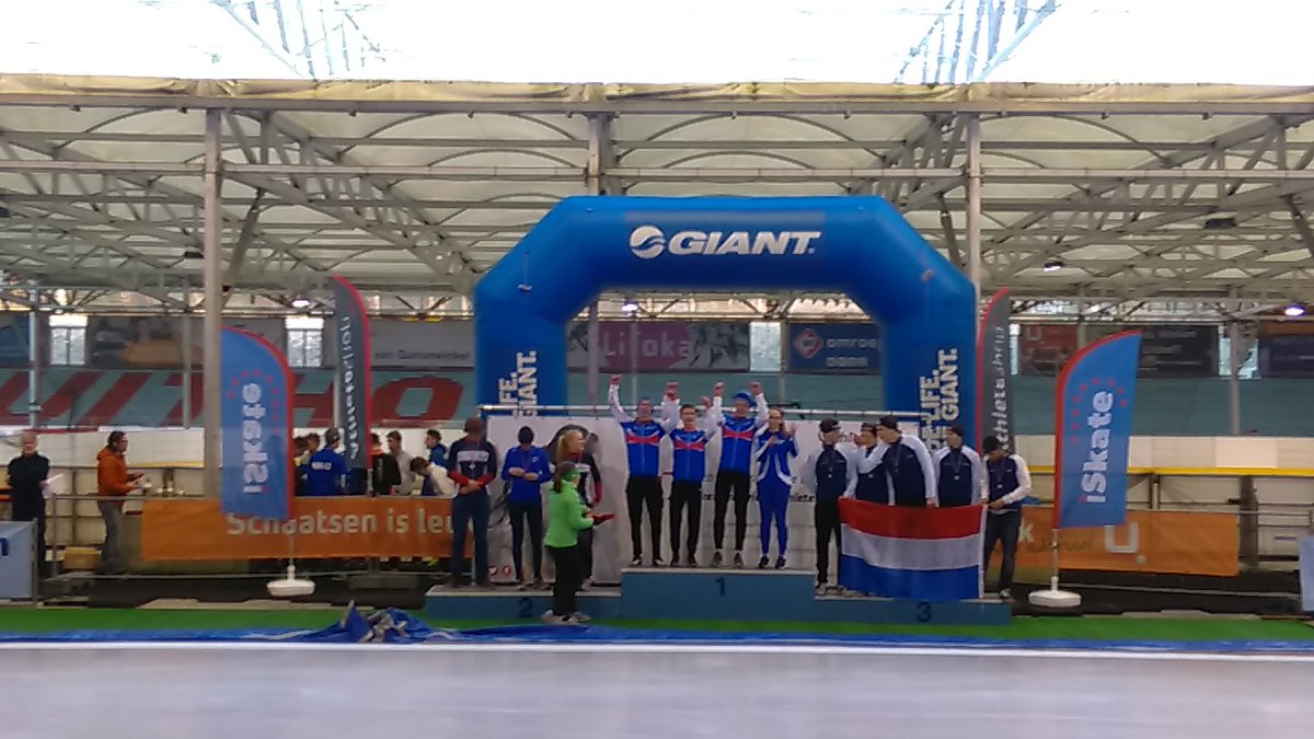 Wat een prestatie, weer Nederlands kampioen Scholenploegen achtervolging <a href="/DockingaFerwert/">DockingaFerwert</a>