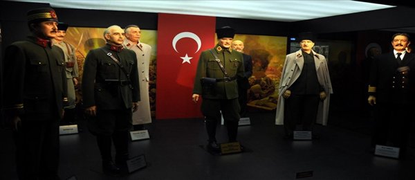 Londra’daki Yeni Yapılan Atatürk Heykeli
ataturkum.com/londradaki-yen…
