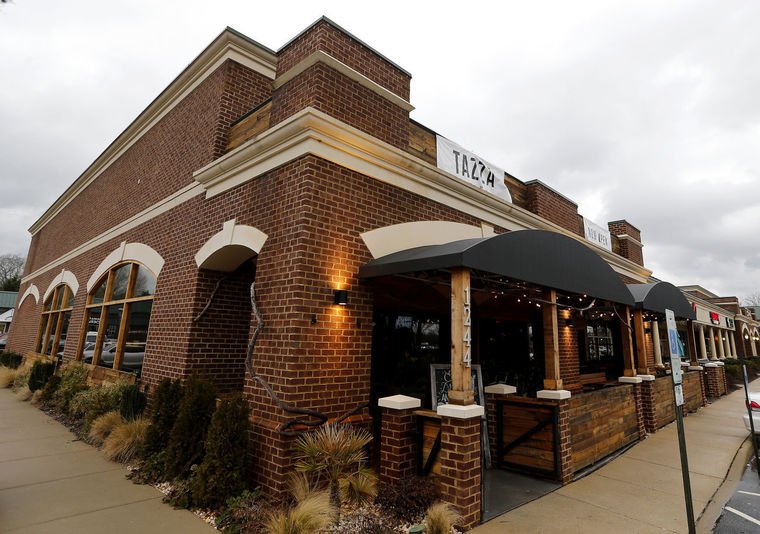 RTDNEWS's tweet image. Dining Review: @TazzaKitchen: Rustic, casual spot is hotbed for culinary culture fusion ow.ly/ZioIU #RVA