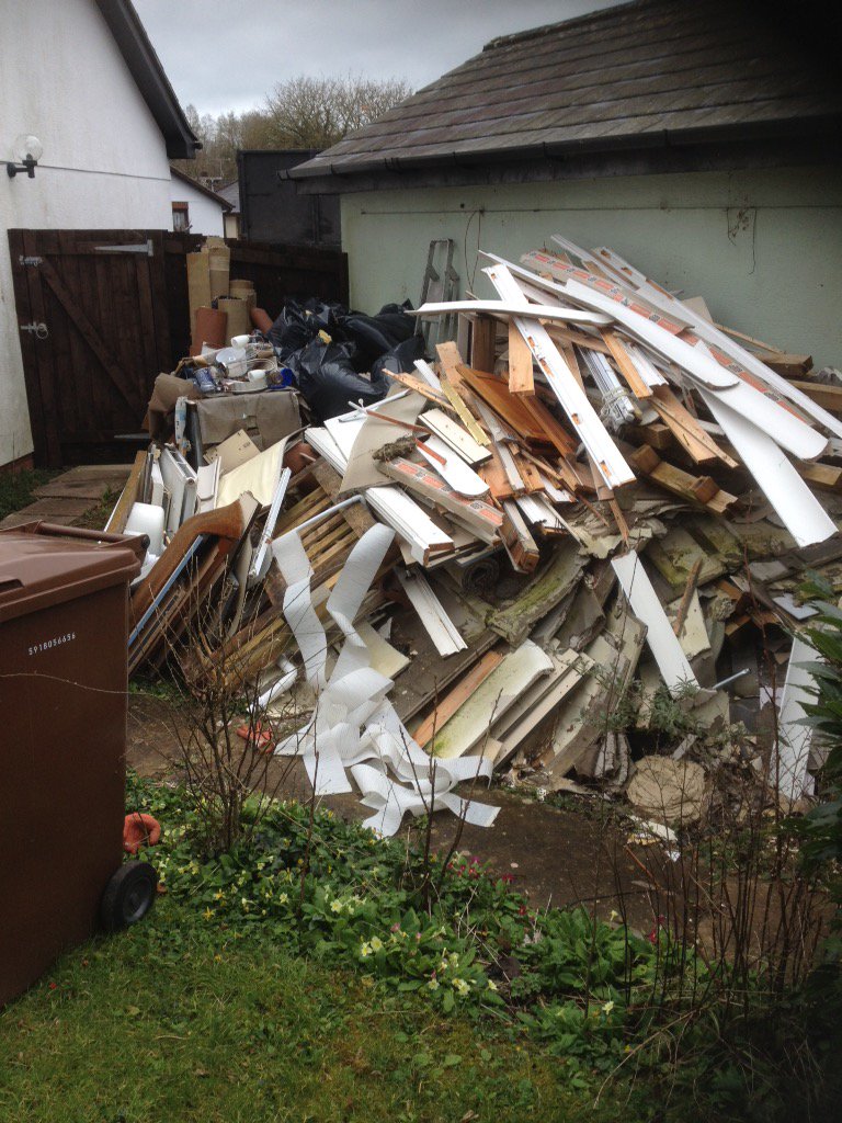 planbdevon's tweet image. Customer needed help clearing some rubbish after building renovation . in Devon need a plan b call 01803 220 382