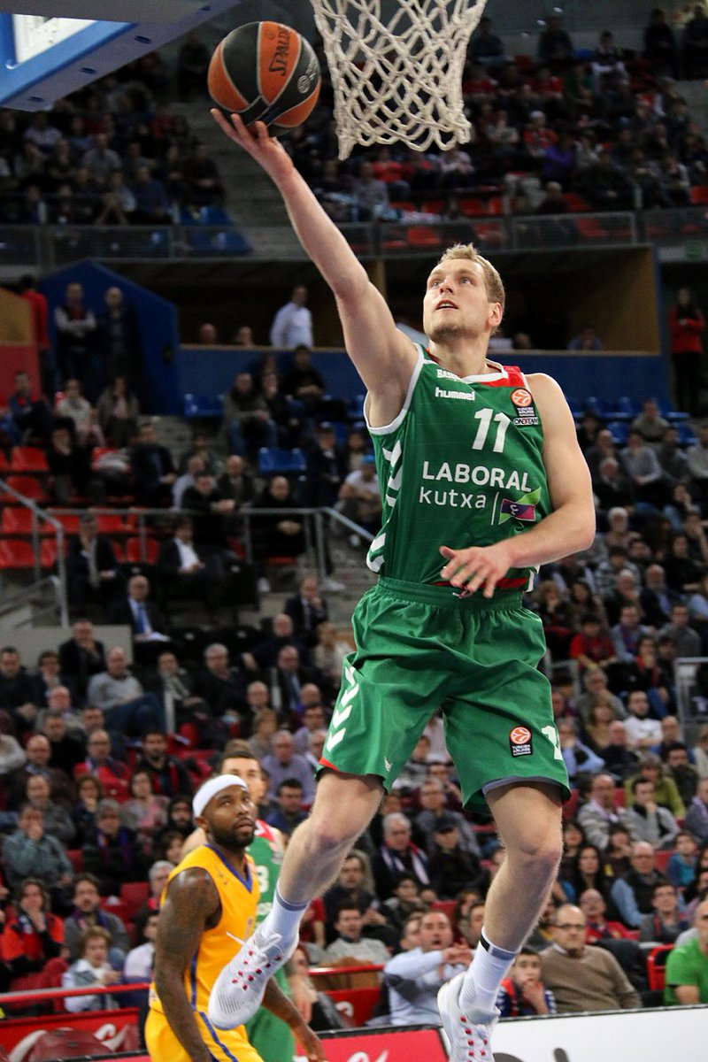 Baskonia's tweet photo. FINAL! 98-86
#NotInMyHouse Amazing victory over @Khimkibasket in the road to Play Off. Come one, Baskonia! https://t.co/hyKAhvSa0F