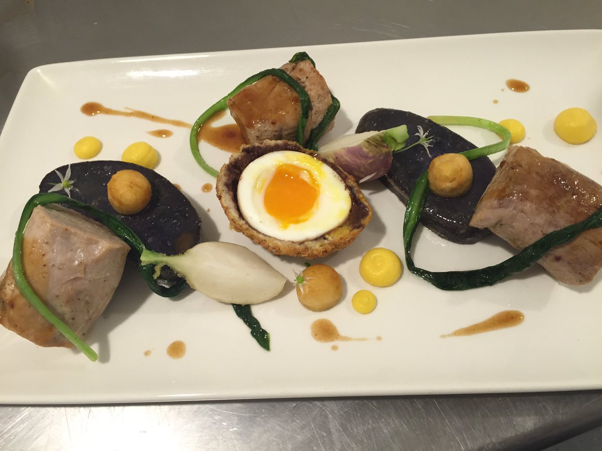 paddy29539838's tweet photo. Special @DuendeDrogheda pork fillet wild garlic purple potato @mariaflynn70 @LeSousChef @CorriganSay https://t.co/91XS5TBHjl