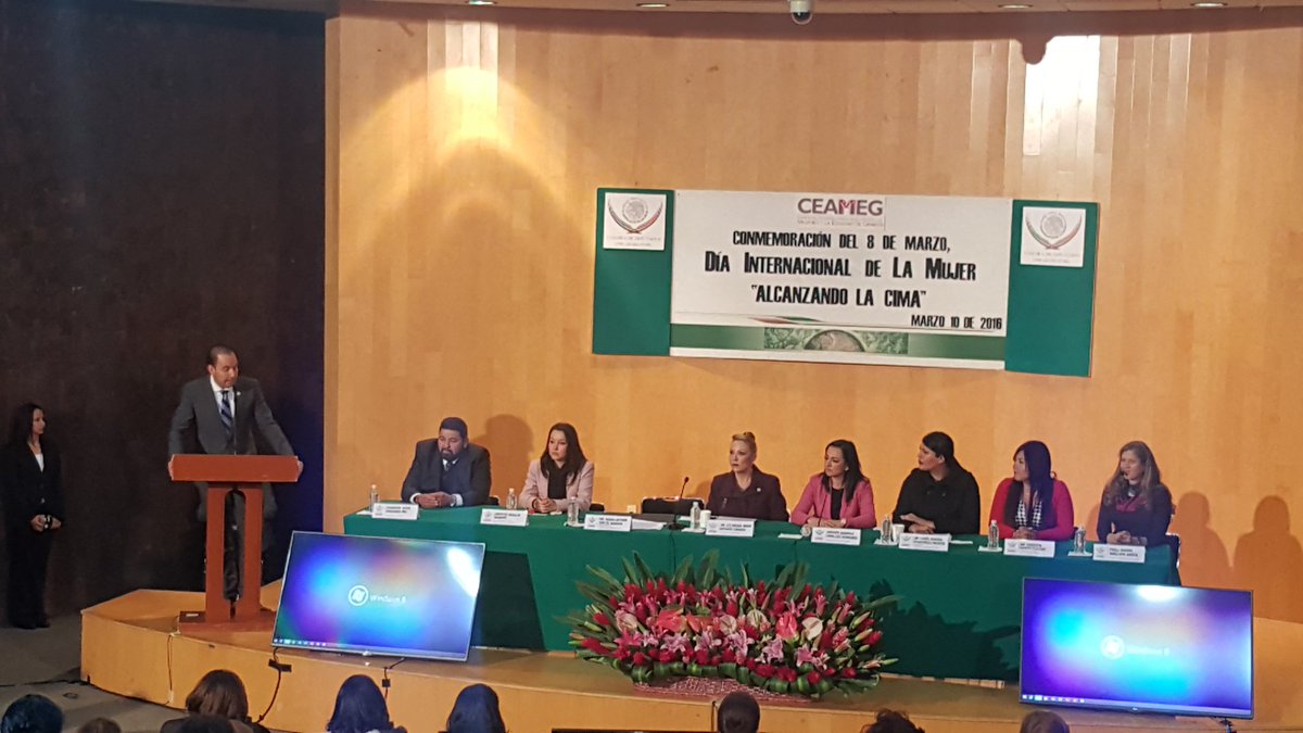 lindaruio's tweet photo. Conferencia "Alcanzando la Cima" por el Día Internacional de la Mujer @MarkoCortes @FDoringCasar @diputadospan https://t.co/93OJ31WegO