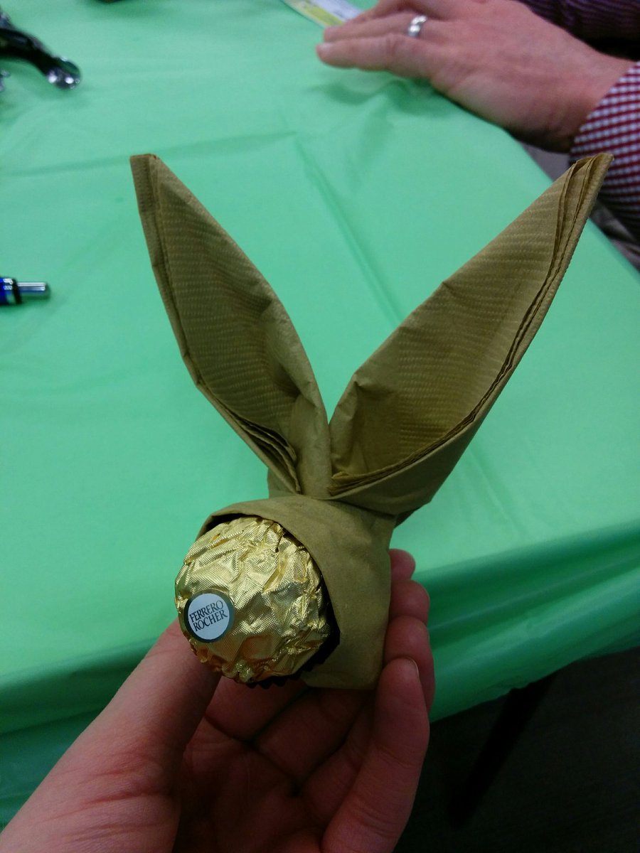 ColleenBOnline's tweet photo. @lprocktor for your Easter party? Ferrero bunny napkins 😆 #productivelunchhour #ferreromoment #scs2846 https://t.co/bXu21llsn3